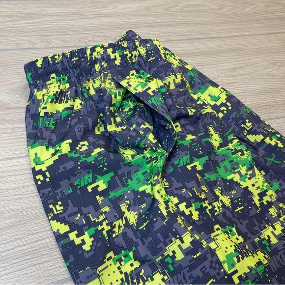 Nike Green Gray Camouflage 9” Inseam Swim Beach Board Shorts Men’s Size Large - Picture 14 of 14